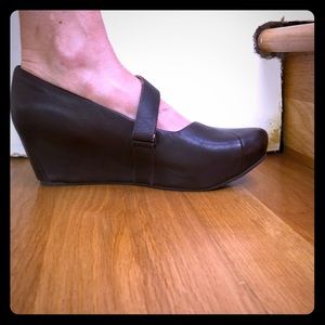 Womens heeled shoes